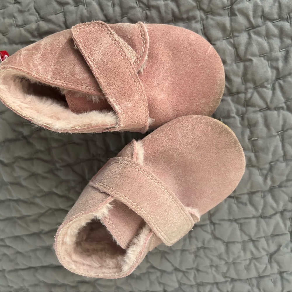 Zutano Soft Pink Baby Booties